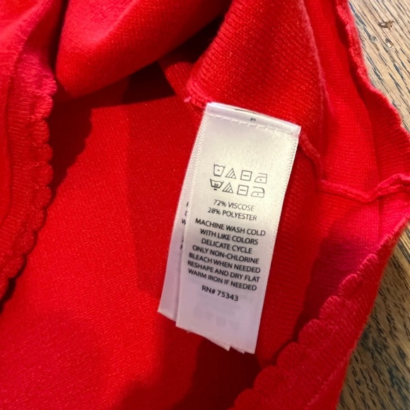 Mercer & Madison Red Textured Knit Top – Size L - Picture 3 of 8